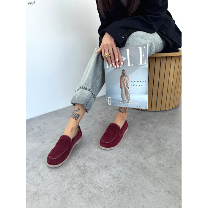 Елегантні бордові замшеві лофери з Італії – стиль і комфорт