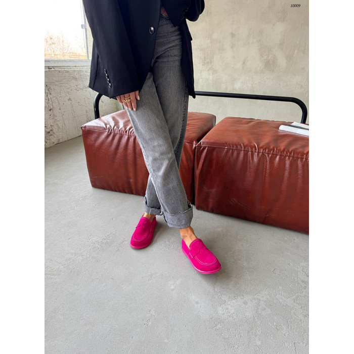 Яскраві замшеві лофери Fuchsia — стиль та комфорт