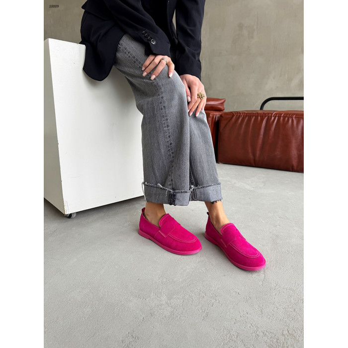 Яскраві замшеві лофери Fuchsia — стиль та комфорт