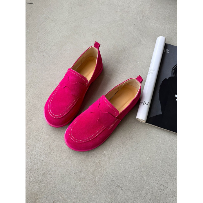 Яскраві замшеві лофери Fuchsia — стиль та комфорт